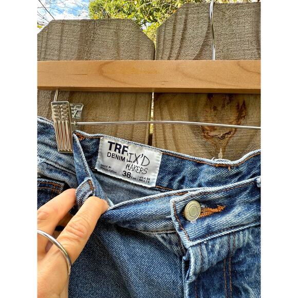 Distressed Cutoff Denim Shorts - TRF - Picture 3 of 4